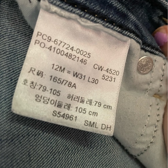 Vintage Signature by Levi Straus Co. Mid Rise Slim Fit Denim Jeans - Picture 3 of 7